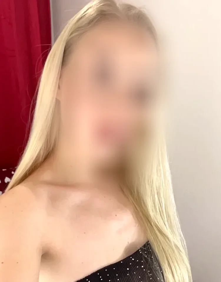 Anisa, 34 anni
